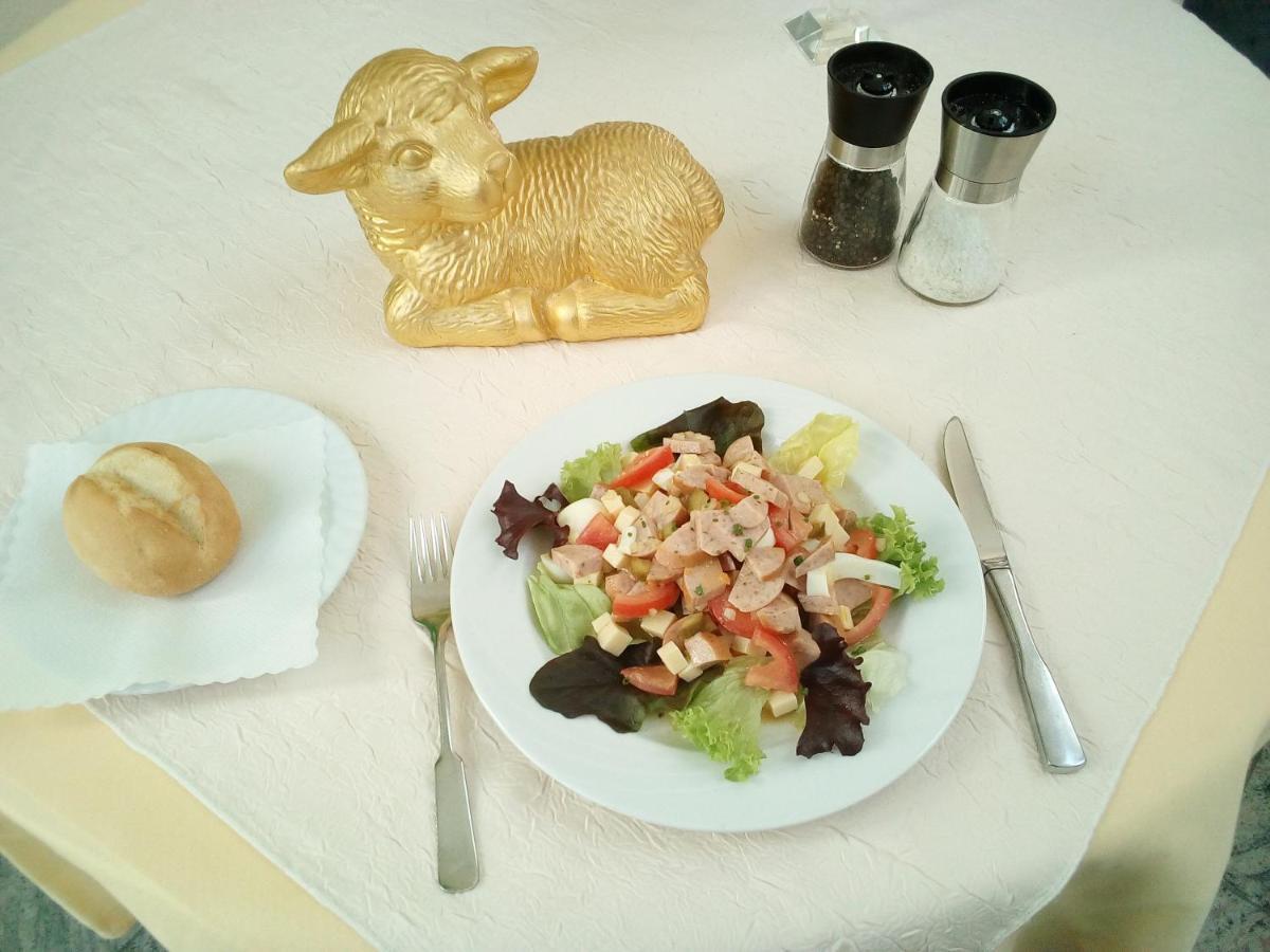 Hotel-Restaurant Goldenes Lamm Динкельсбюль Экстерьер фото