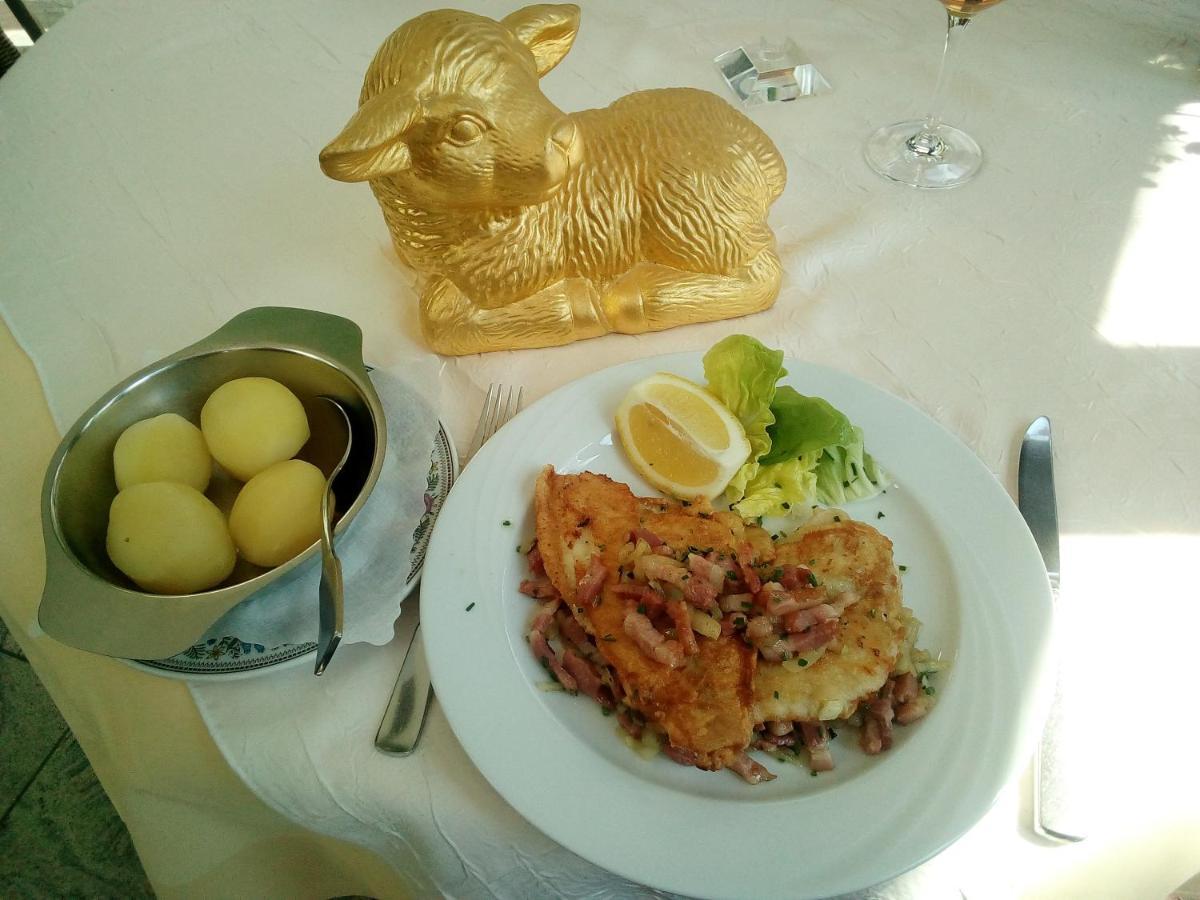 Hotel-Restaurant Goldenes Lamm Динкельсбюль Экстерьер фото