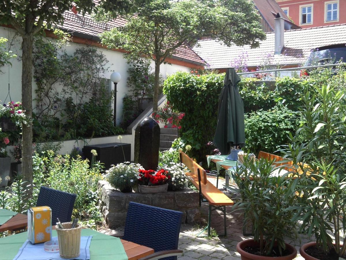 Hotel-Restaurant Goldenes Lamm Динкельсбюль Экстерьер фото