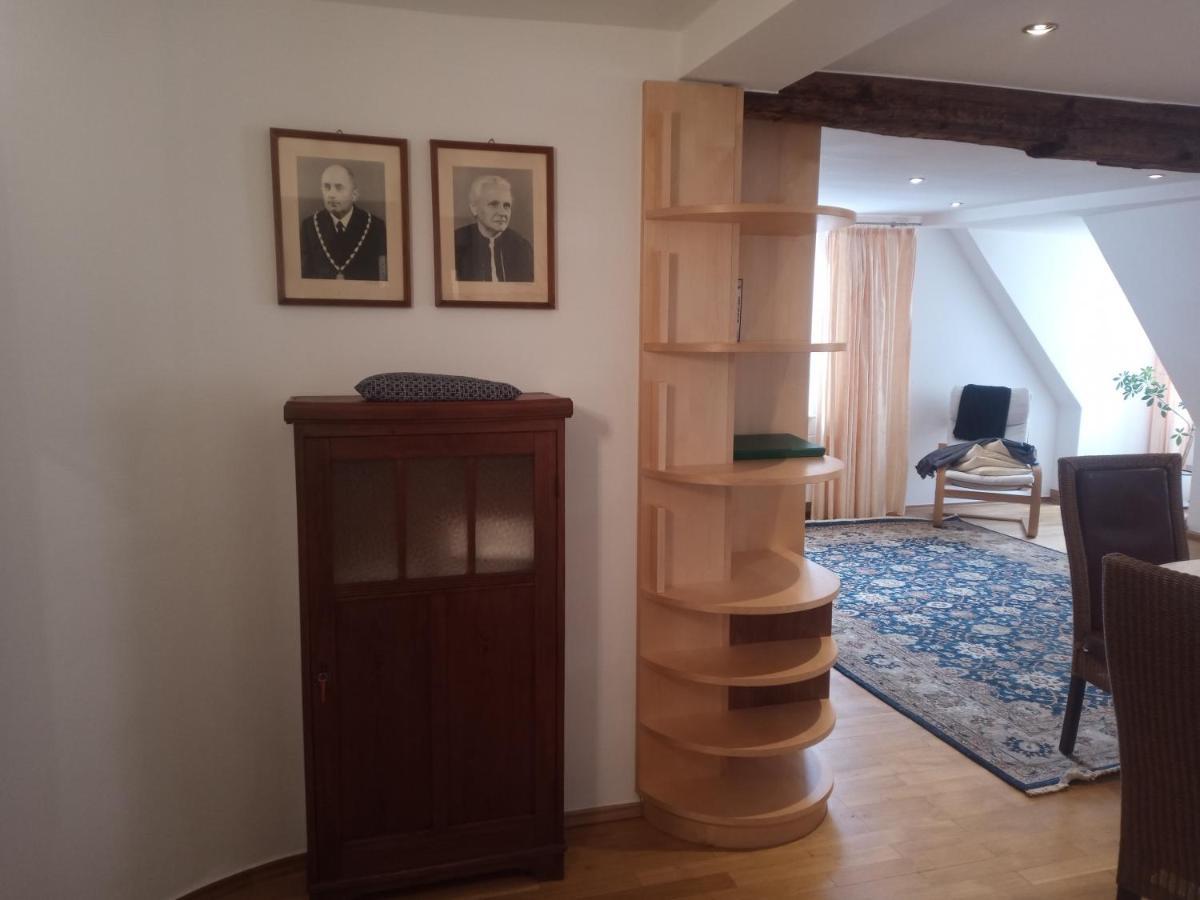 Hotel-Restaurant Goldenes Lamm Динкельсбюль Экстерьер фото
