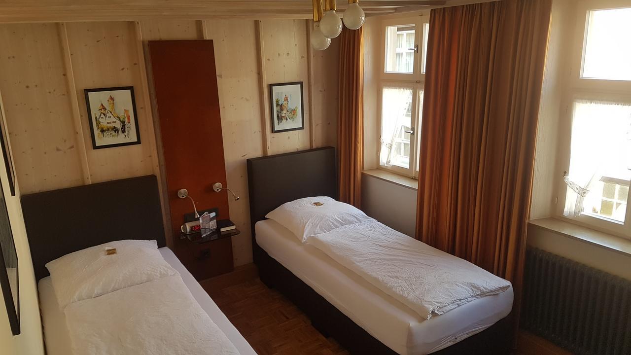 Hotel-Restaurant Goldenes Lamm Динкельсбюль Экстерьер фото
