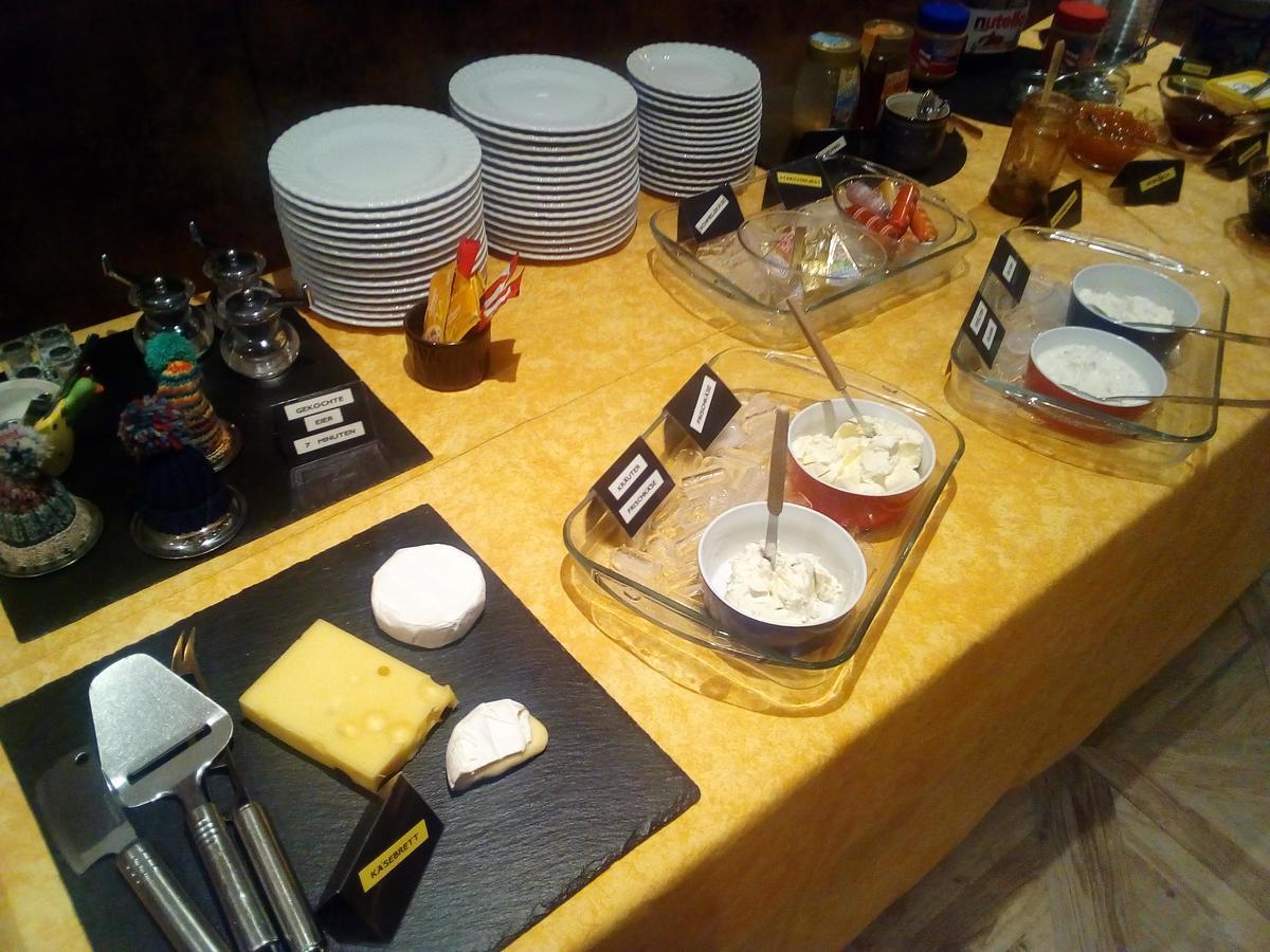 Hotel-Restaurant Goldenes Lamm Динкельсбюль Экстерьер фото