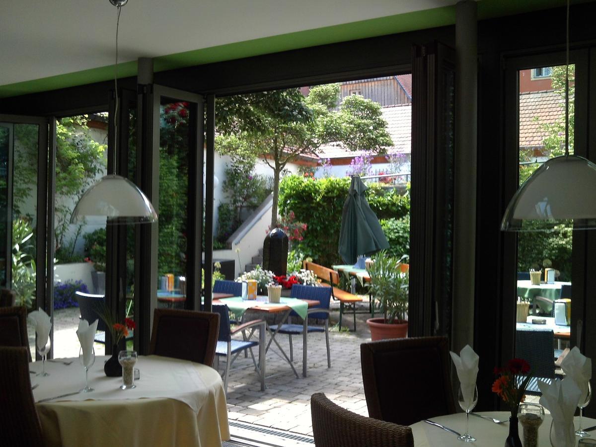 Hotel-Restaurant Goldenes Lamm Динкельсбюль Экстерьер фото