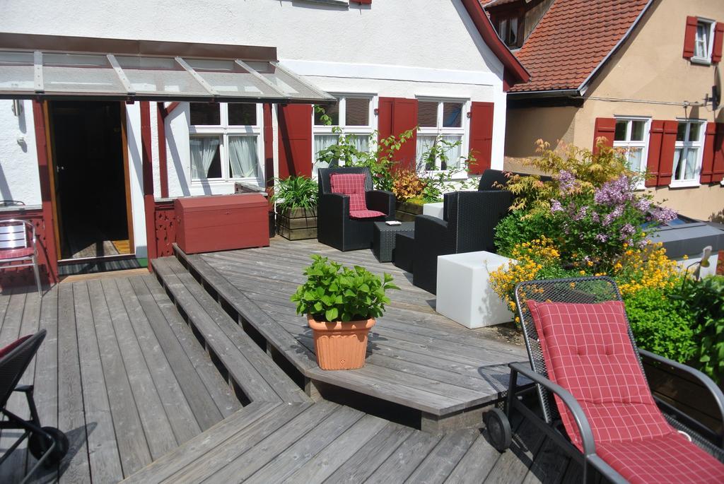 Hotel-Restaurant Goldenes Lamm Динкельсбюль Экстерьер фото